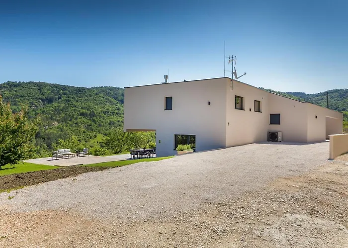 Butoniga Hills Villa *