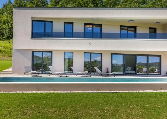Butoniga Hills Villa *